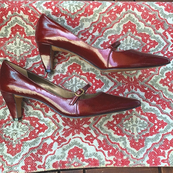 Tahari pumps NWOT - Picture 4 of 6